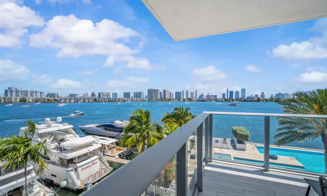 17111 Biscayne Blvd # 309, North Miami Beach FL 33160