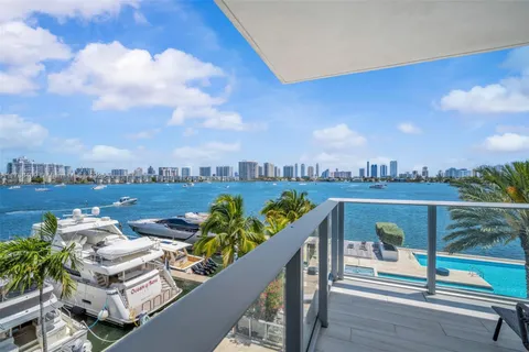 17111 Biscayne Blvd # 309, North Miami Beach FL 33160