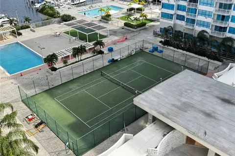 18051 Biscayne Blvd # 803, Aventura FL 33160