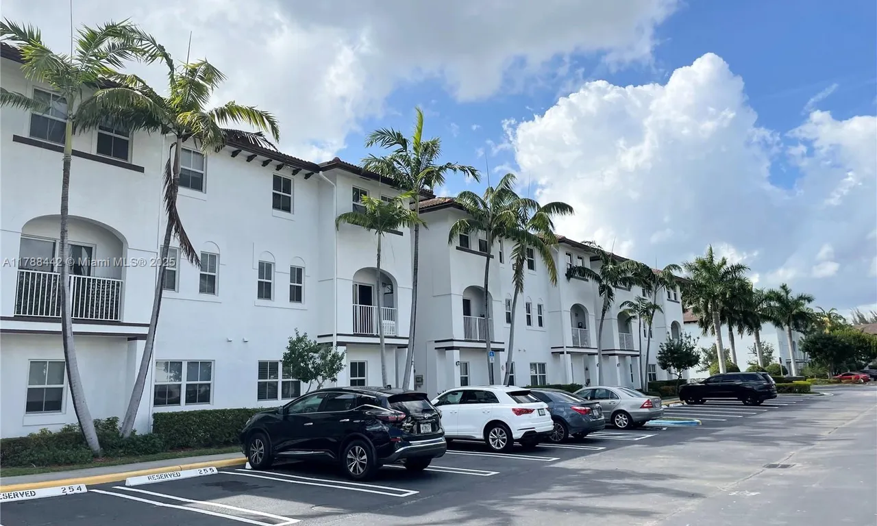 8850 NW 97th Ave # 103, Doral FL 33178