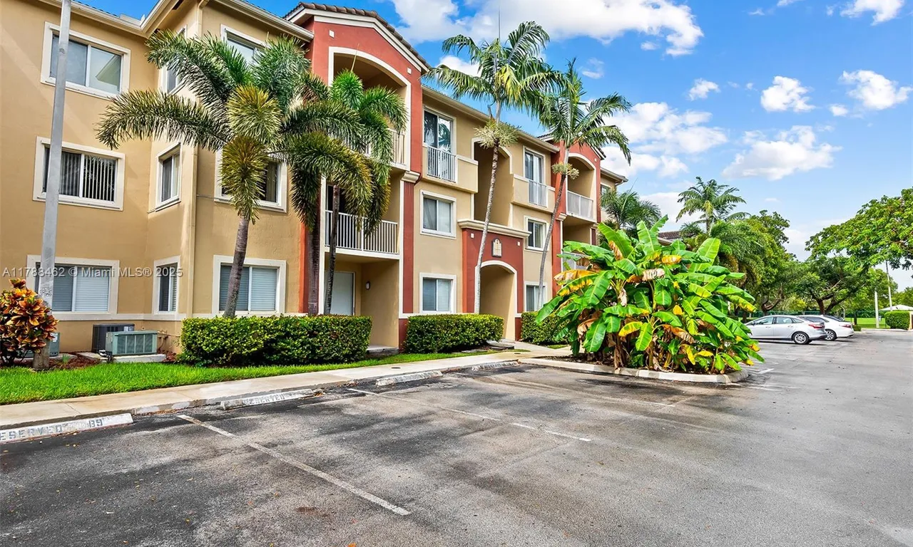 7085 Nova Dr # 330, Davie FL 33317