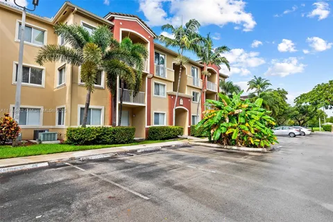 7085 Nova Dr # 330, Davie FL 33317
