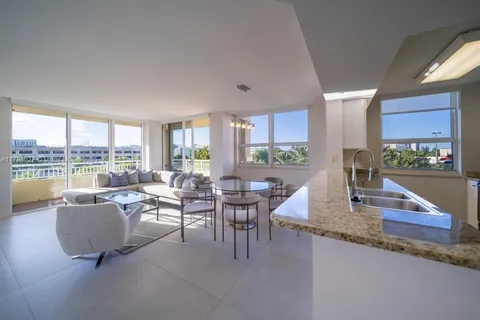 19501 W Country Club Dr # 409, Aventura FL 33180