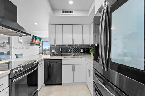911 E Ponce De Leon Blvd # 1601, Coral Gables FL 33134