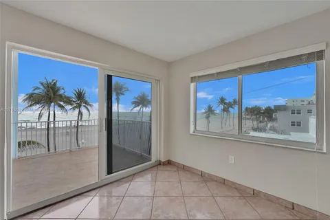 300 Oregon St # 201, Hollywood FL 33019