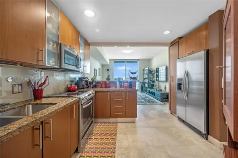 1945 S Ocean Dr # 401, Hallandale Beach FL 33009
