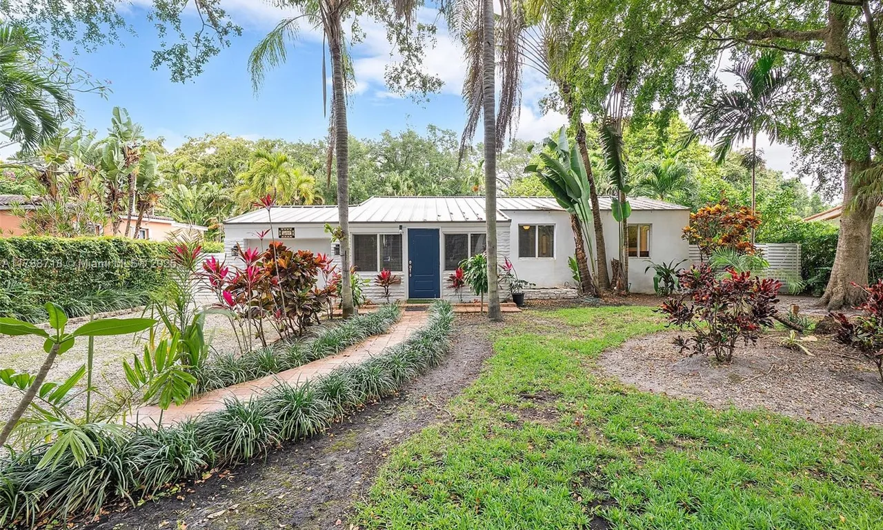 1055 NE 120th St, Biscayne Park FL 33161
