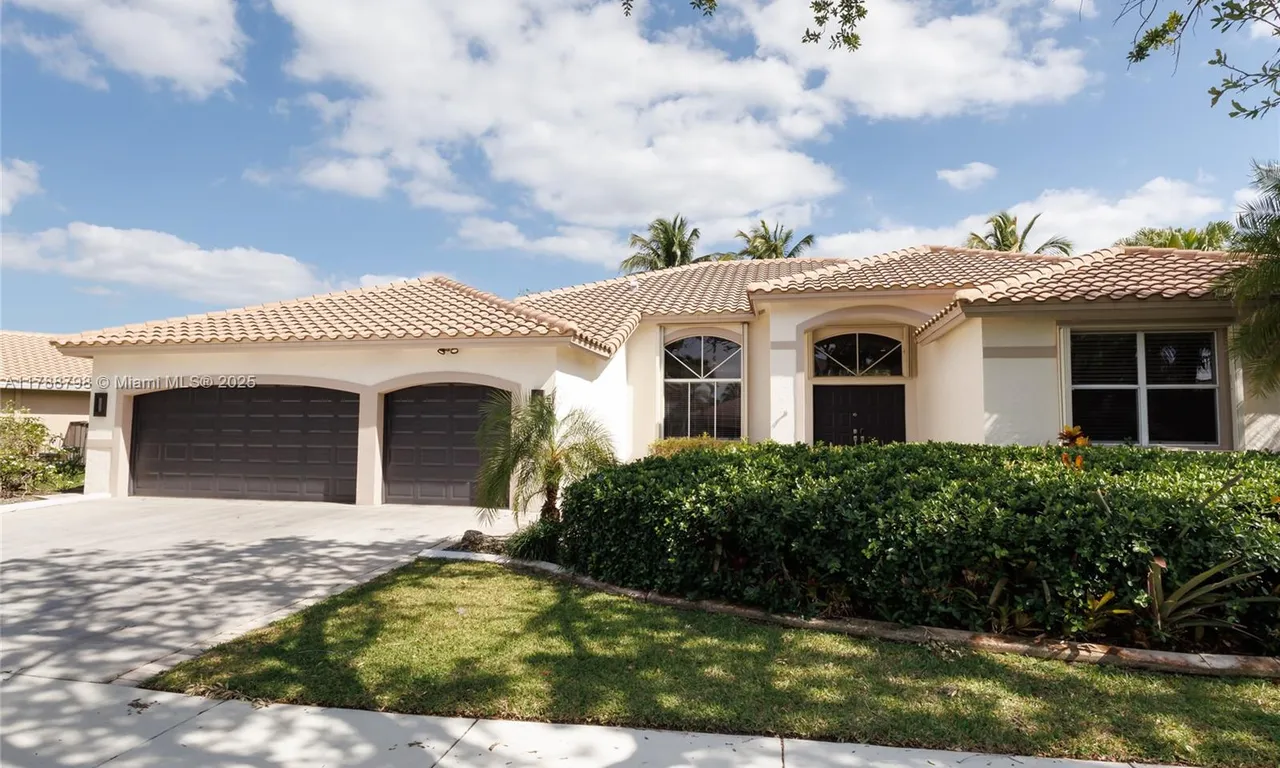 280 Landings Blvd # 280, Weston FL 33327