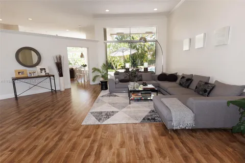 280 Landings Blvd # 280, Weston FL 33327