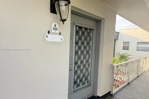 369 Burgundy H # 369, Delray Beach FL 33484