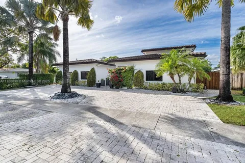 20600 NE 22nd Pl, Miami FL 33180