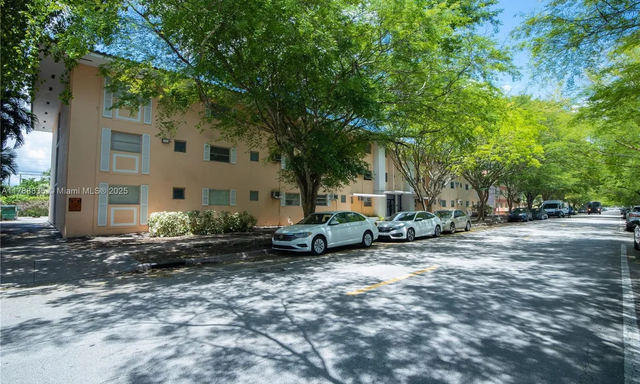 1014 Salzedo St # 101, Coral Gables FL 33134