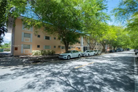 1014 Salzedo St # 101, Coral Gables FL 33134