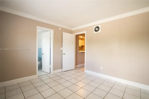 1014 Salzedo St # 101, Coral Gables FL 33134