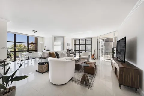 1915 Brickell Ave # C408, Miami FL 33129