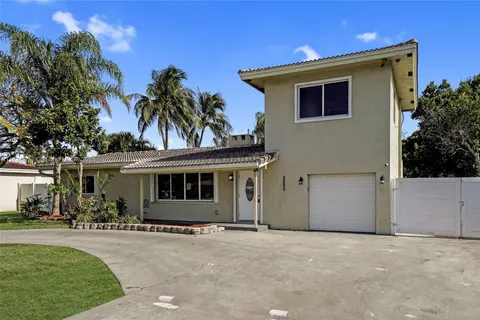 2680 NE 22nd Ct, Pompano Beach FL 33062