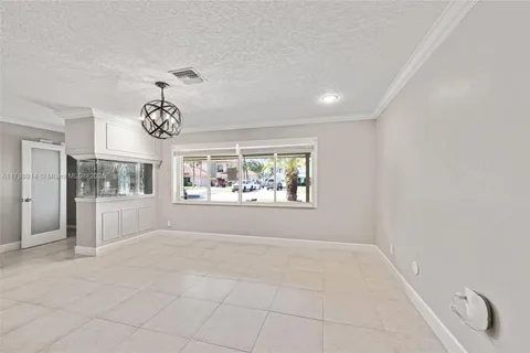 2680 NE 22nd Ct, Pompano Beach FL 33062