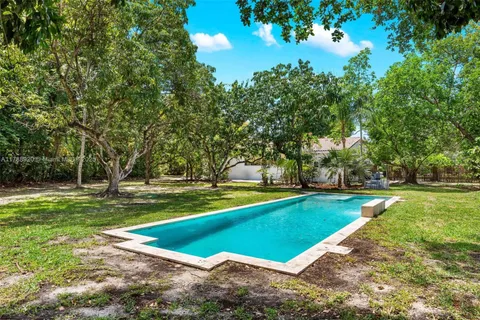 6845 SW 57th Ter, Miami FL 33143