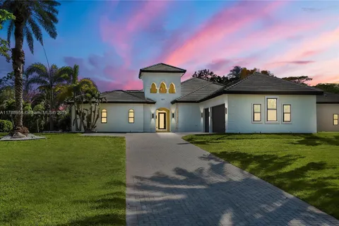499 SW Squire Johns Ln, Palm City FL 34990