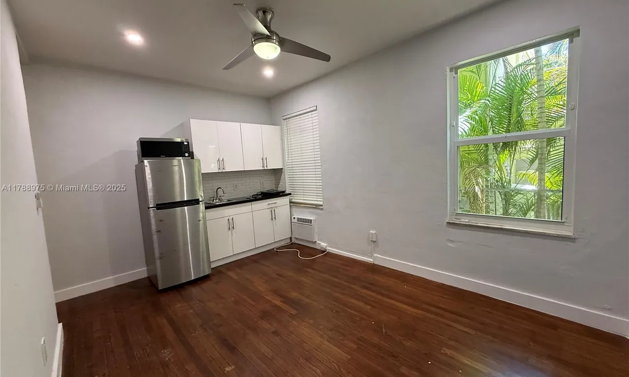315 W 28th St # 10, Miami Beach FL 33140