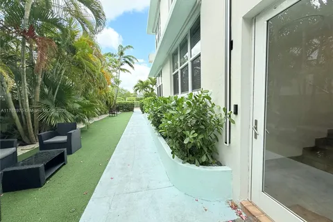 315 W 28th St # 10, Miami Beach FL 33140