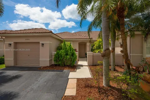 2086 N Borealis Way, Weston FL 33327