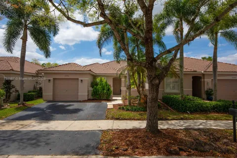 2086 N Borealis Way, Weston FL 33327