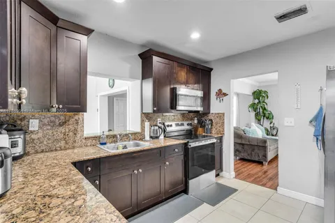 2740 NW 175th St, Miami Gardens FL 33056