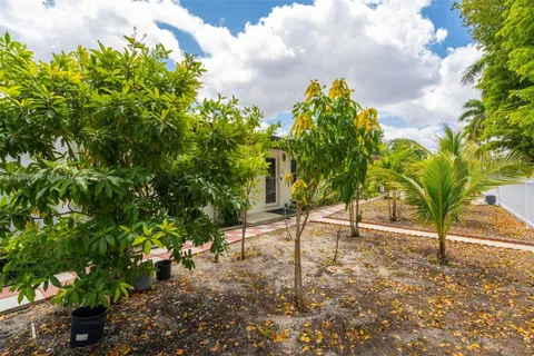2740 NW 175th St, Miami Gardens FL 33056
