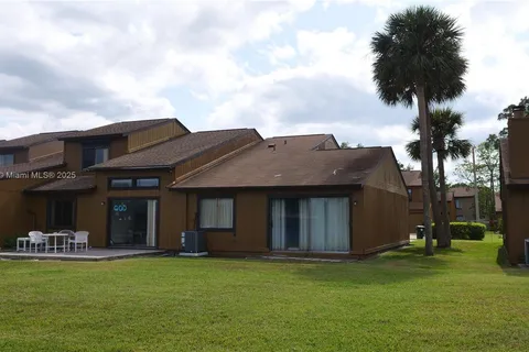 120 Lakewood Village Circle # 120, Daytona FL 32119