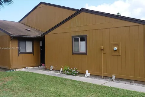 120 Lakewood Village Circle # 120, Daytona FL 32119