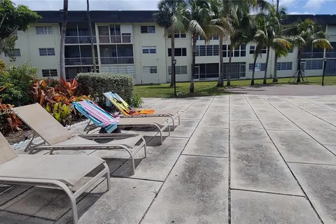 1540 NE 191st St # 122, Miami FL 33179