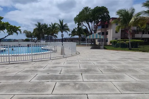 1540 NE 191st St # 122, Miami FL 33179