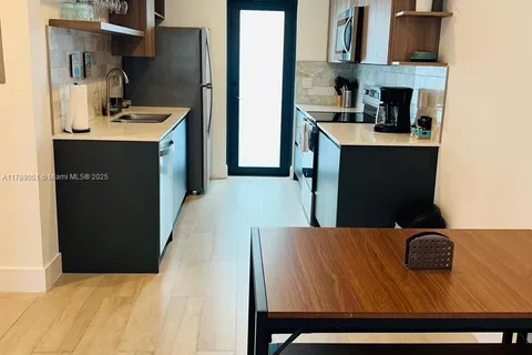 8333 Harding Ave # 4, Miami Beach FL 33141