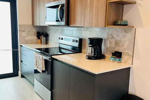 8333 Harding Ave # 4, Miami Beach FL 33141