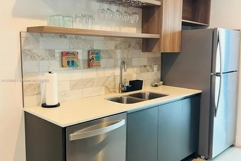 8333 Harding Ave # 4, Miami Beach FL 33141