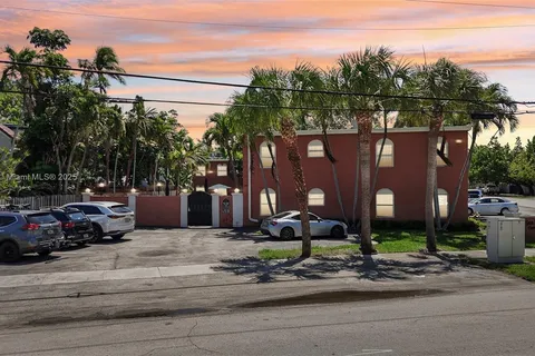1405 Miami Rd # 5, Fort Lauderdale FL 33316