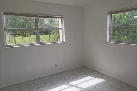 8060 Fairview Dr # 110, Tamarac FL 33321