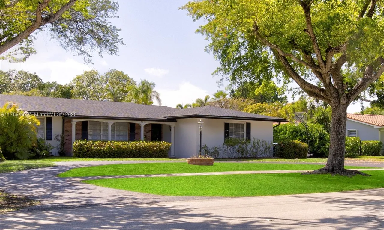 17020 SW 87th Ave, Palmetto Bay FL 33157