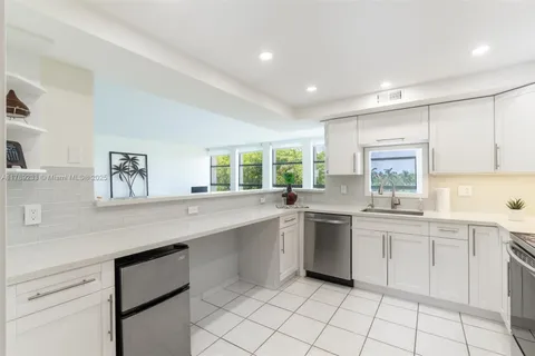 601 Three Islands Blvd # 402, Hallandale Beach FL 33009