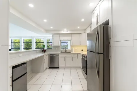 601 Three Islands Blvd # 402, Hallandale Beach FL 33009