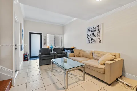 21937 SW 88th Path, Cutler Bay FL 33190