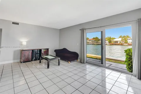 2200 S Ocean Dr # N116, Hollywood FL 33019
