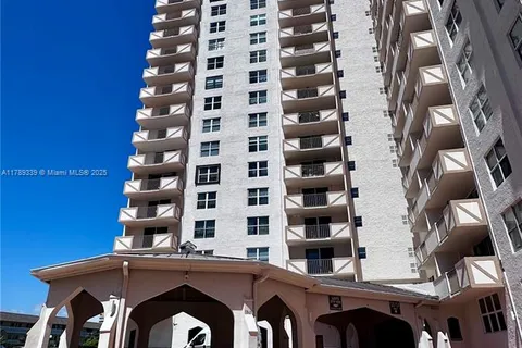 1865 S Ocean Dr # 17K, Hallandale Beach FL 33009