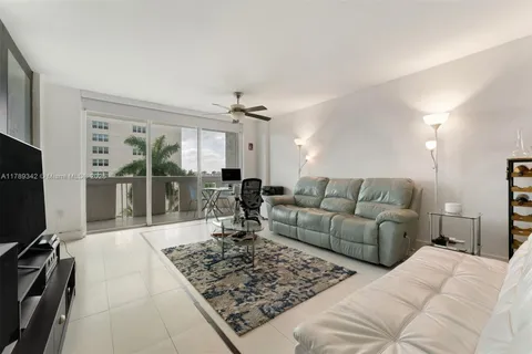 800 West Ave # 720, Miami Beach FL 33139