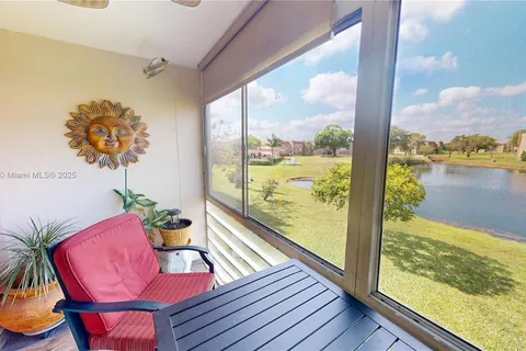 9681 Sunrise Lakes Blvd # 209, Sunrise FL 33322