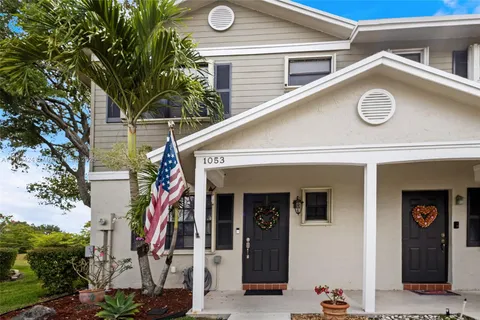 1053 NW 107th Ave, Pembroke Pines FL 33026