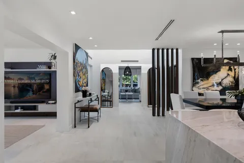 800 E Dilido Dr, Miami Beach FL 33139