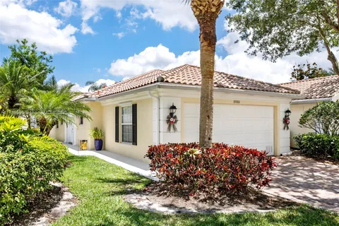 8199 Saint Johns Ct, Wellington FL 33414