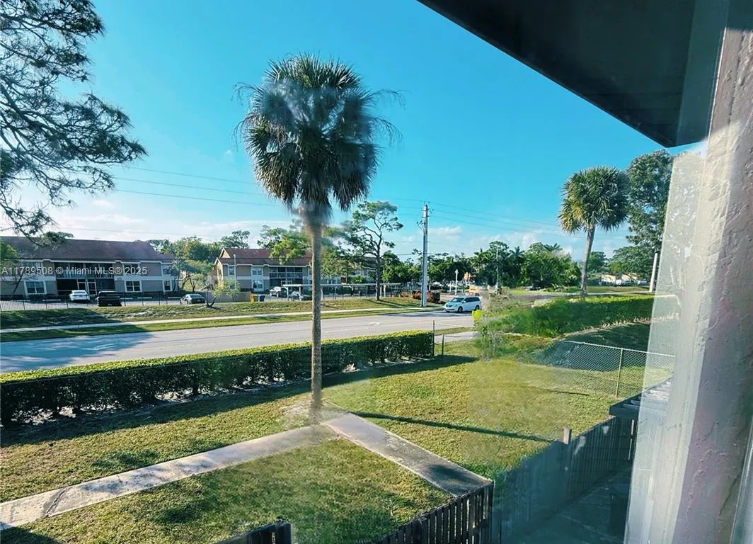 2106 Sherwood Forest Blvd # 17, West Palm Beach FL 33415